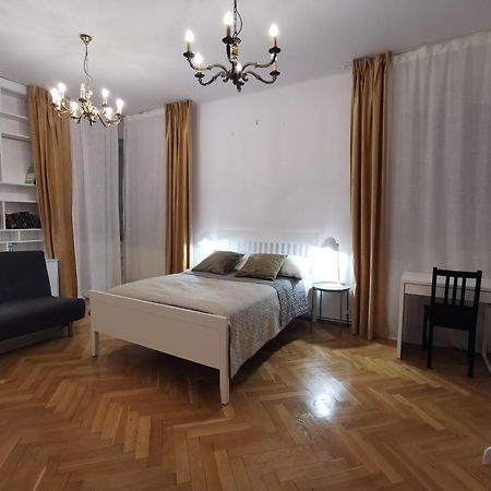 Cozy Spacious Apartment With Balcony Красков Екстериор снимка