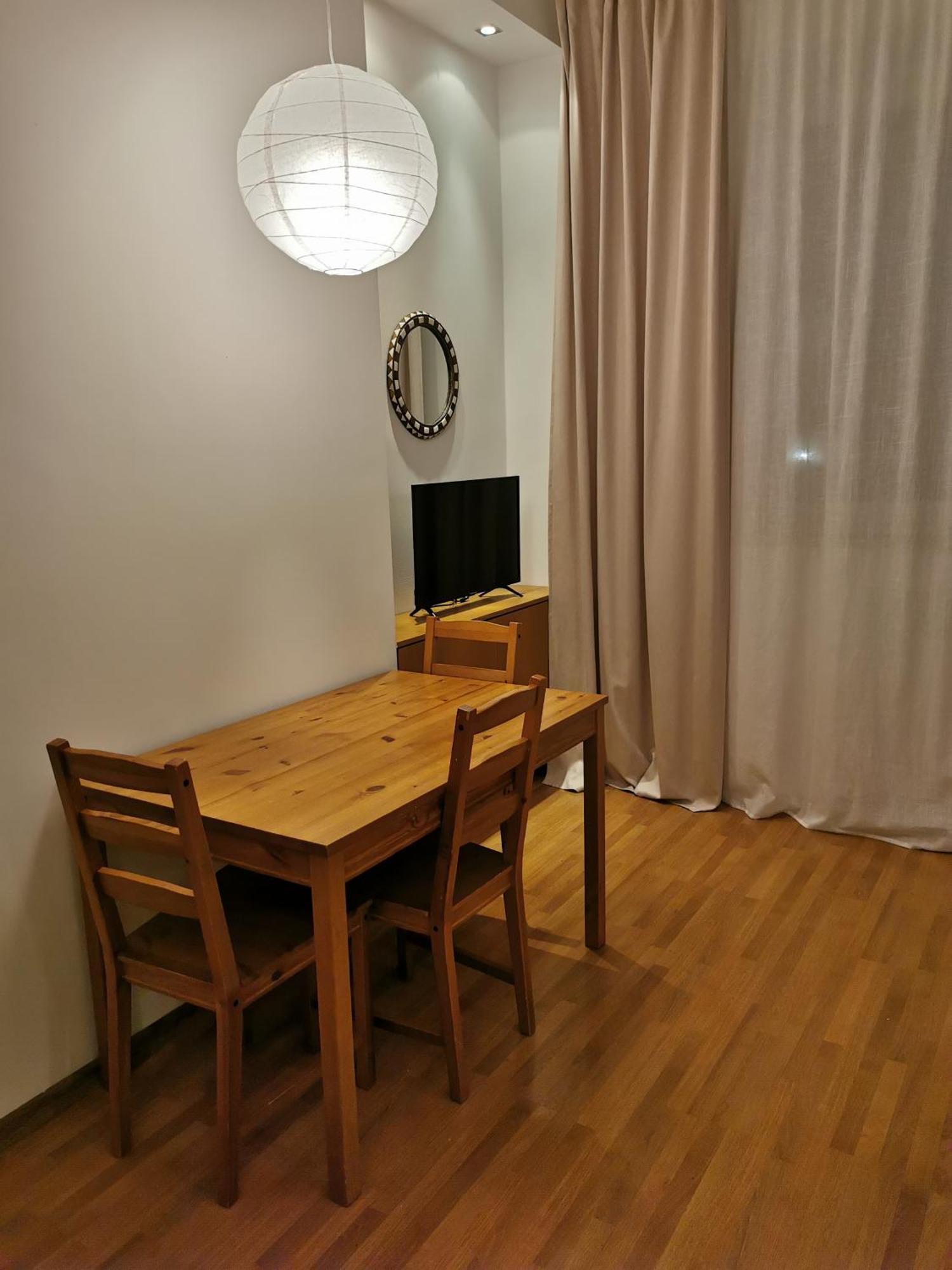 Cozy Spacious Apartment With Balcony Красков Екстериор снимка