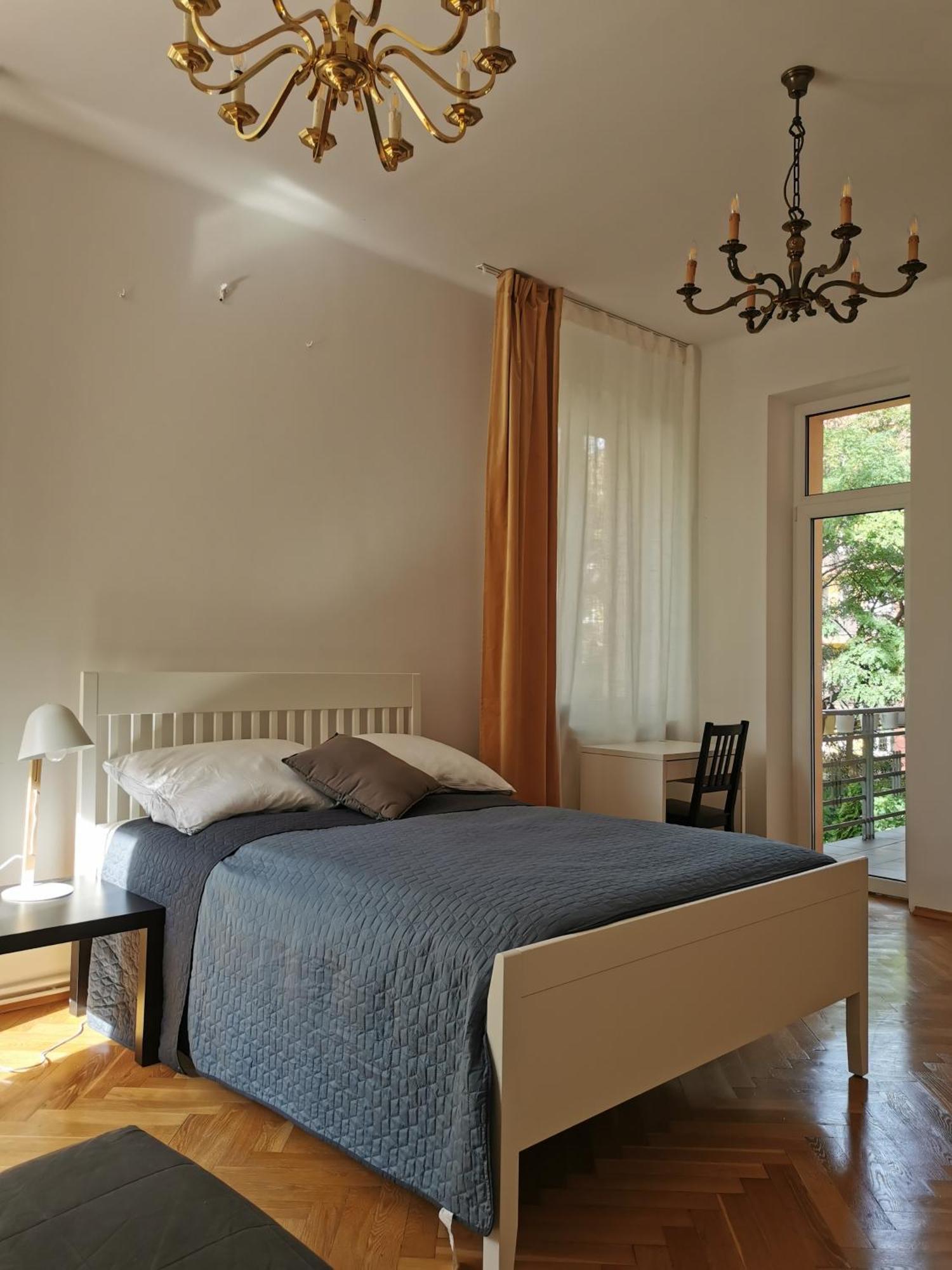 Cozy Spacious Apartment With Balcony Красков Екстериор снимка