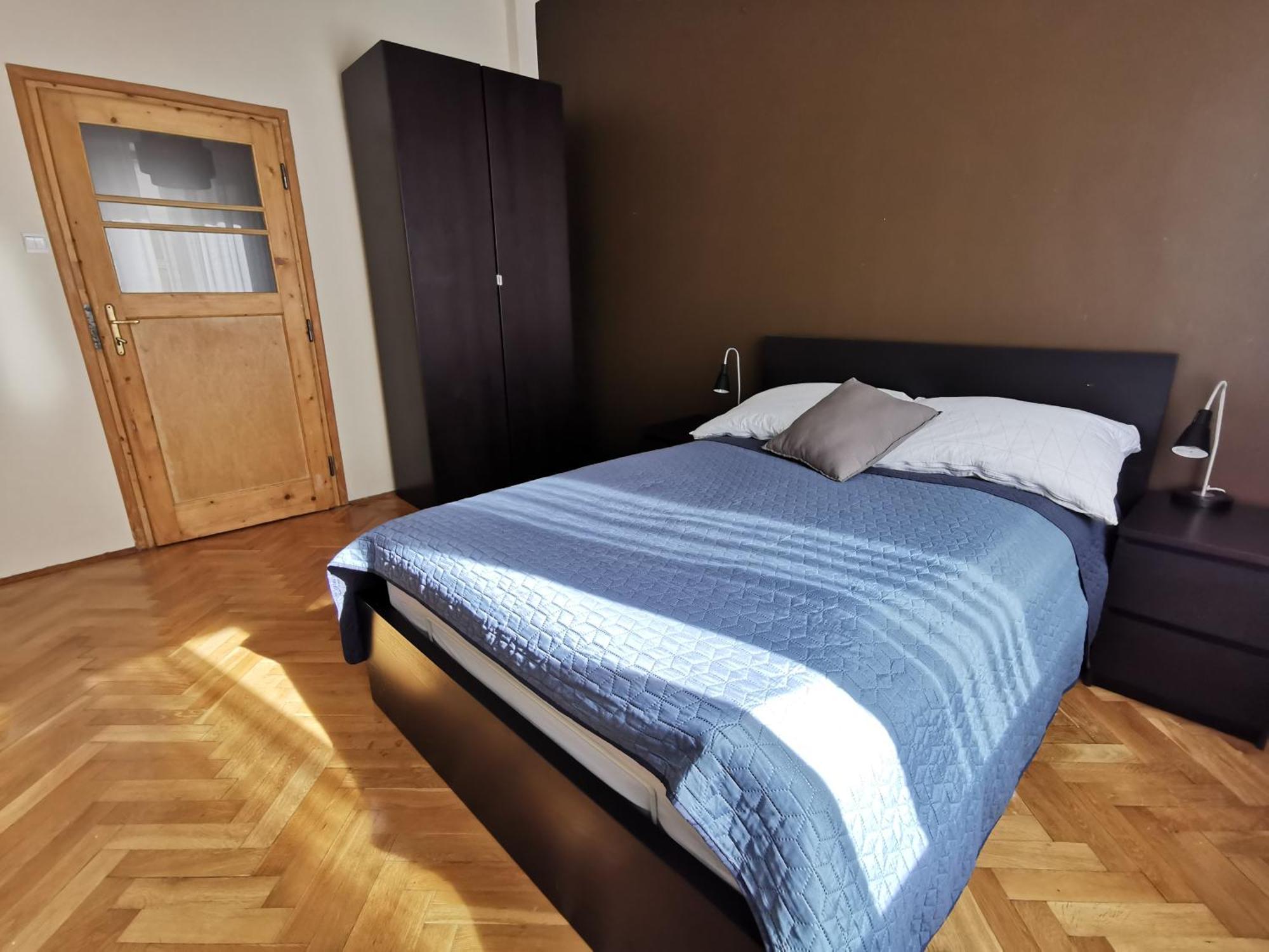 Cozy Spacious Apartment With Balcony Красков Екстериор снимка