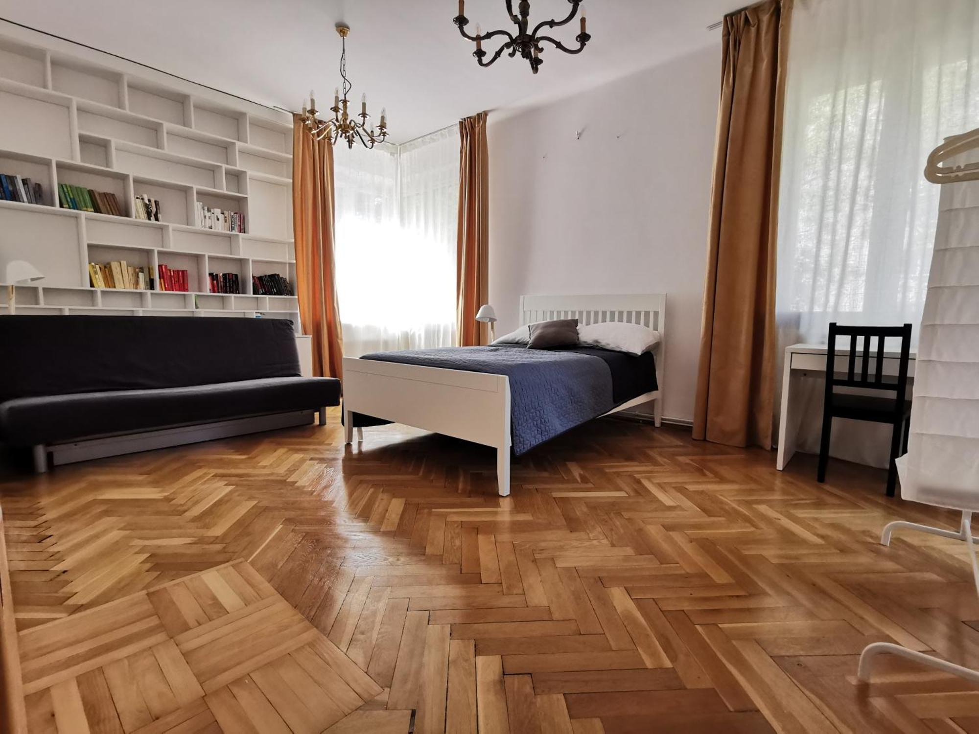 Cozy Spacious Apartment With Balcony Красков Екстериор снимка
