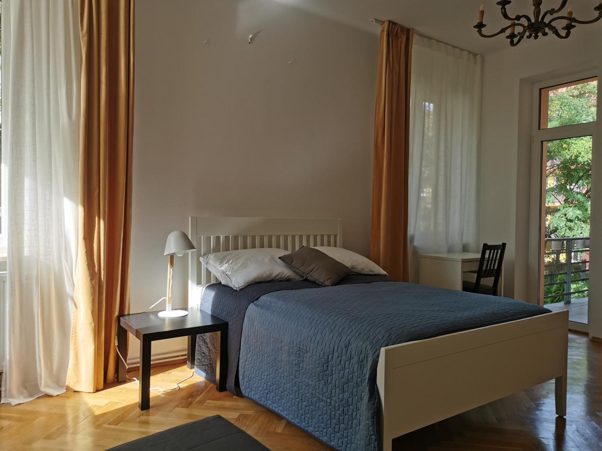 Cozy Spacious Apartment With Balcony Красков Екстериор снимка
